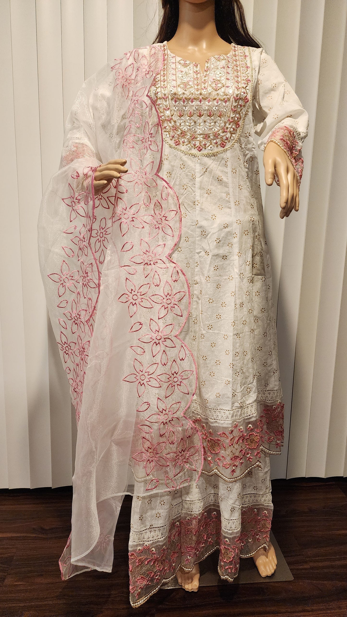 White & Pink kurtha